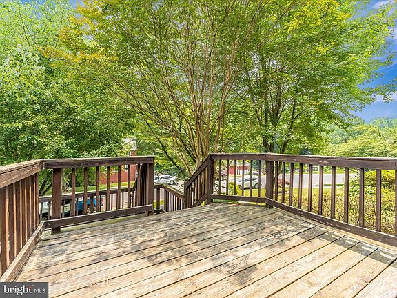 3rd image of 6818 Whistling Swan Way
