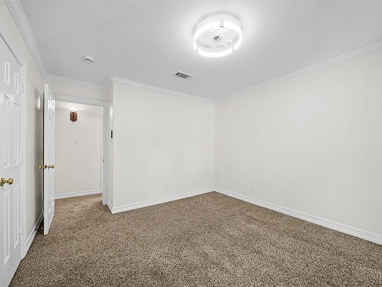 1573 W Sam Houston Pkwy S — Photo 6
