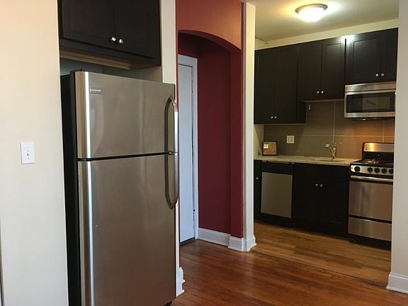 4th image of 339 W Howard St #205