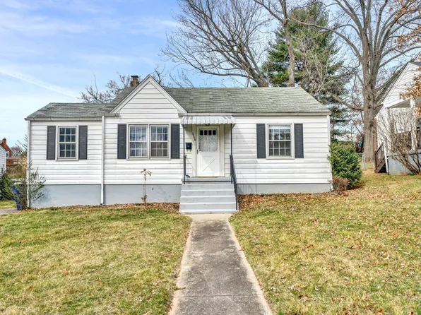 2508 Dorchester Dr NW, Roanoke, VA 24012