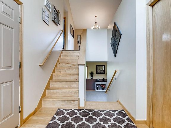 4th image of 5069 Kahl Ave NE