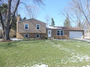 111 Fordwick Ln, Valparaiso, IN 46383