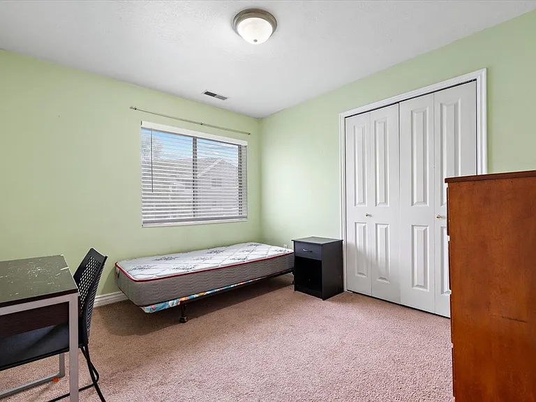 1541 N Riverside Ave #18 — Photo 12