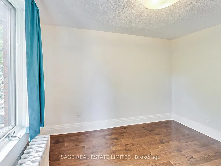 46 Alberta Ave — Photo 18