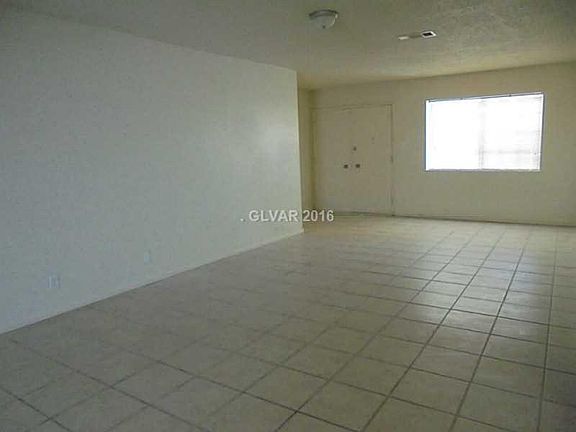 4th image of 4028 Tacoma Ave