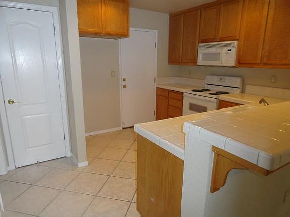 5th image of 2273 Holtspur Ct
