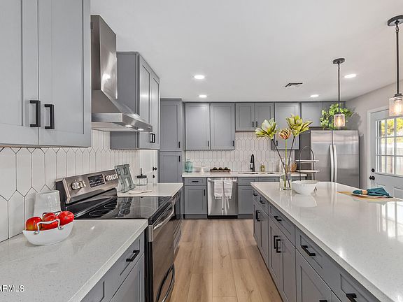 5th image of 8613 E HUBBELL Street