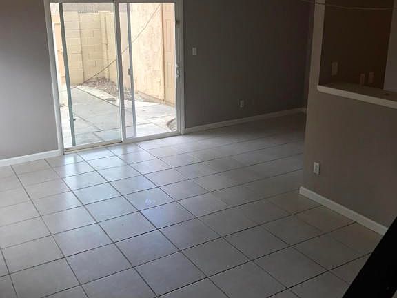 Living room 3