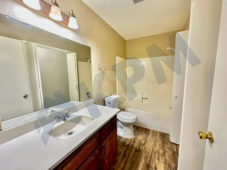 7203 Kelley Dr — Photo 10