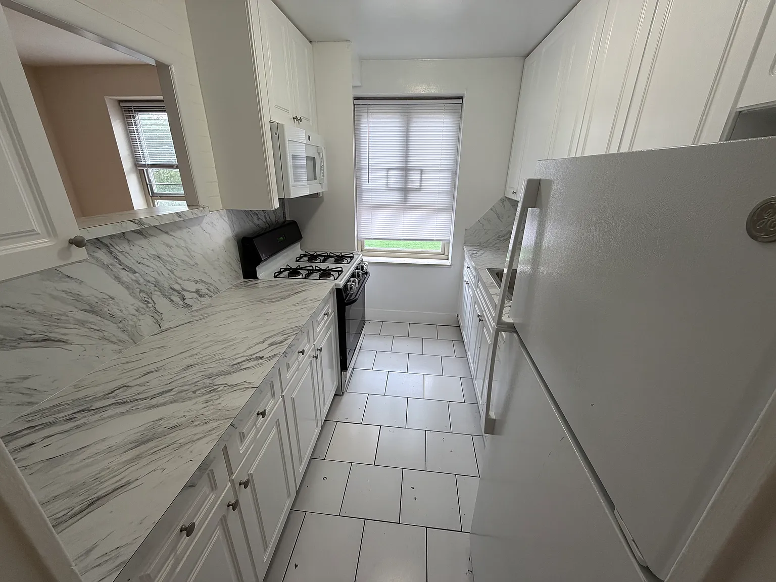 193rd Ln, Fresh Meadows — Photo 2