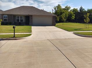 2044 W Autumn Way, Mustang, OK 73064