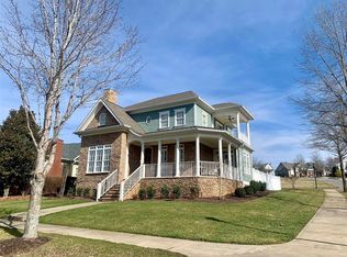 300 Parkhaven Ln, Bowling Green, KY 42103