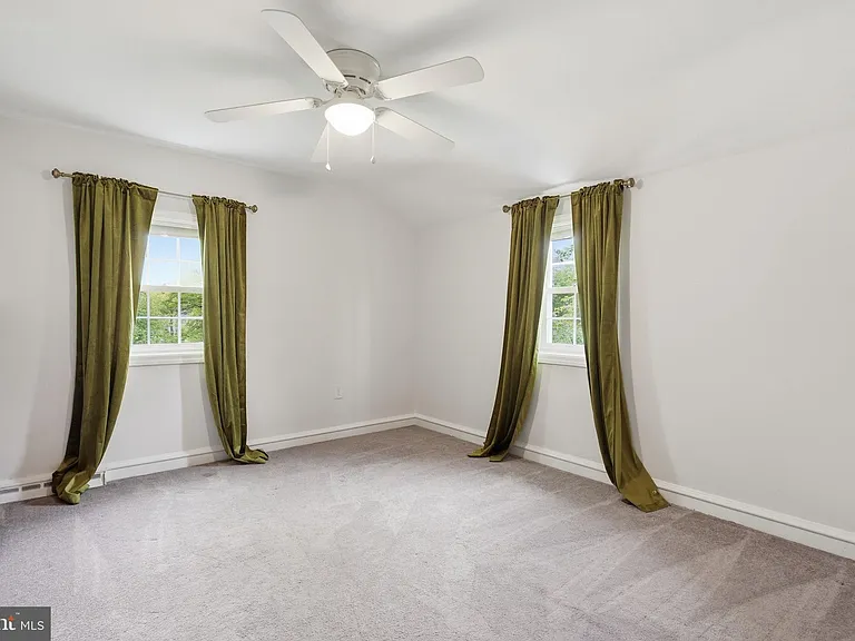 528 S Old Middletown Rd — Photo 24
