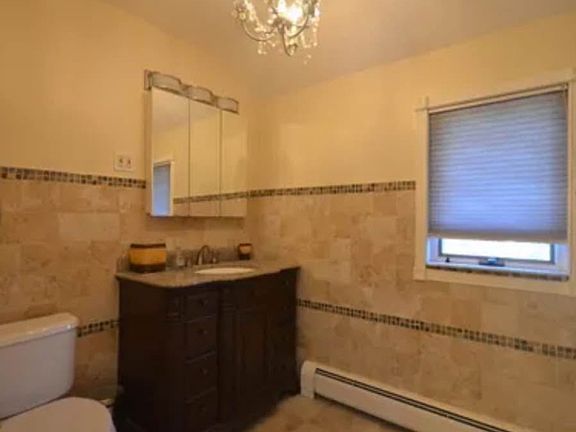 5th image of 341 Yetman Ave #3