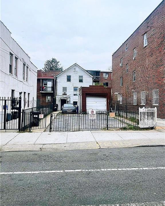 1st image of 10601 53rd Ave