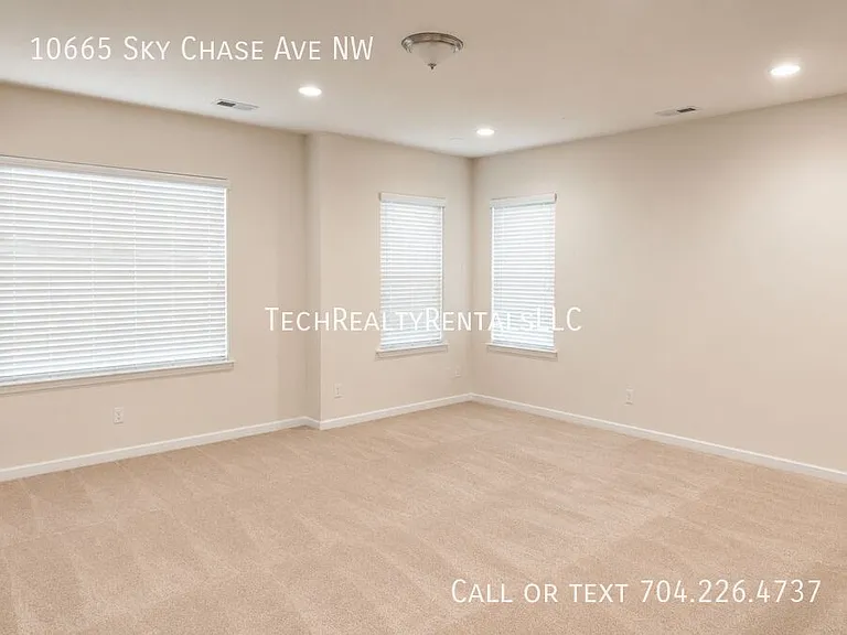 10665 Sky Chase Ave NW — Photo 22