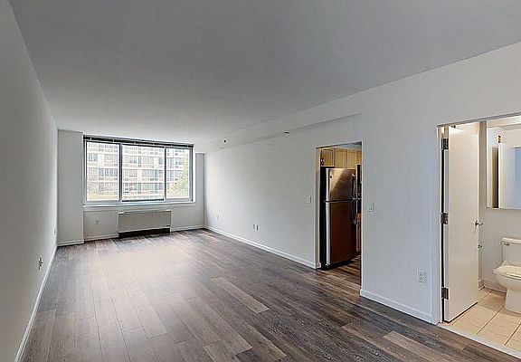 3rd image of 229 Chrystie St APT 328