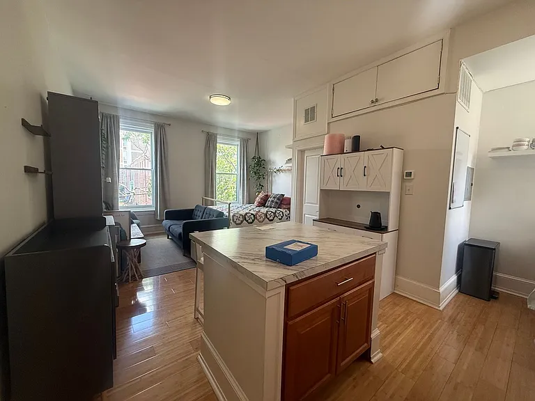 2304-08 Locust Street — Photo 4