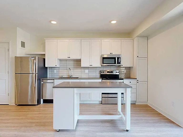 Bright, open kitchens create an inviting space for morning coffee, casual meals at the island, and effortless flow into the rest of your day.