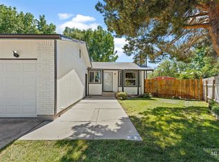 393 N Shady Grove Pl, Kuna, ID 83634