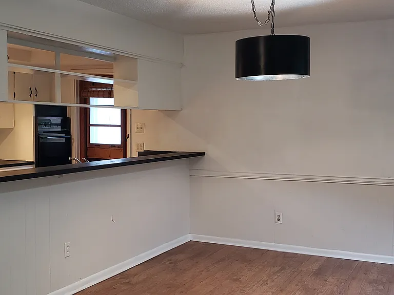 Dining & Kitchen, Serving Bar