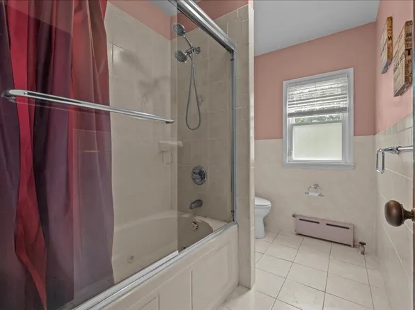 1927 Batchelder Street image 11 of 12