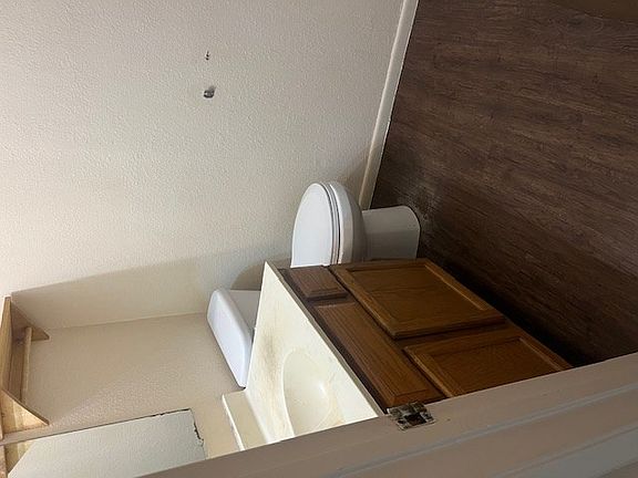 4th image of 409 36th Pl