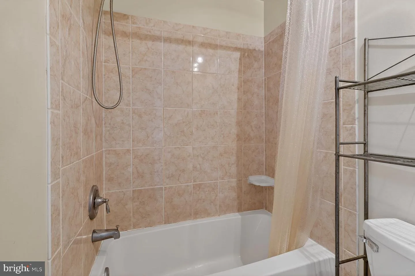 Studio, 400 sqft, $1,745 — Photo 4