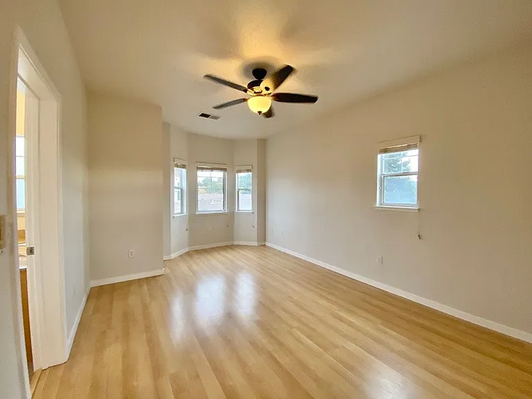 Valley Oak Drive, 140 * — Photo 19