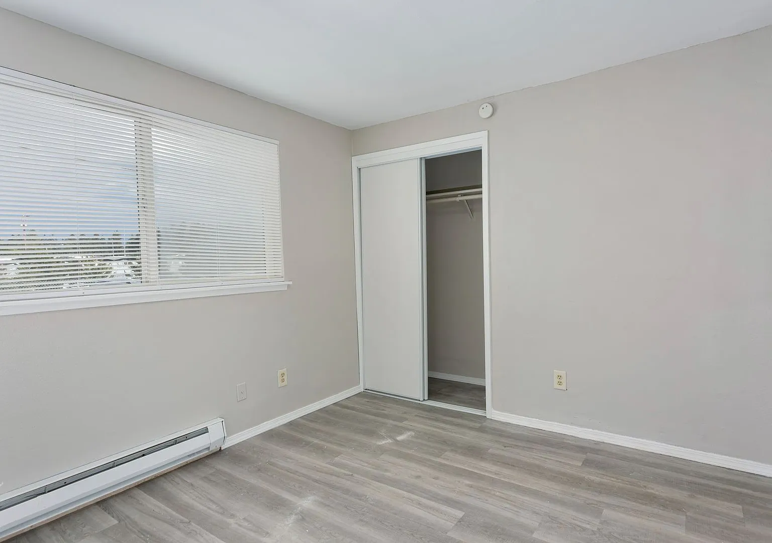 1101 S Woodlawn — Photo 4