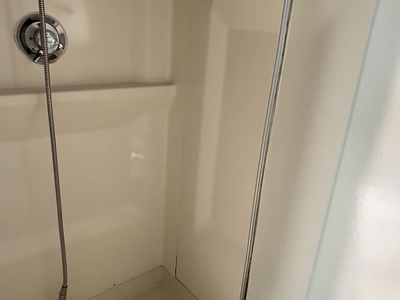 5th image of 936 Main St #6