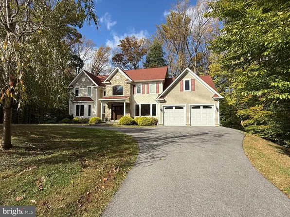 18444 Forest Crossing Ct, Olney, MD 20832