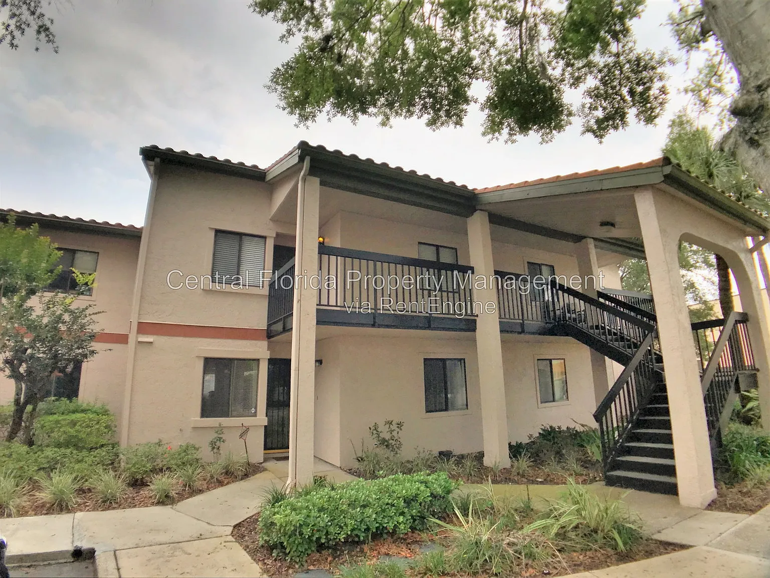 2 bed, 2.0 bath, 902 sqft, $2,000 — Photo 2