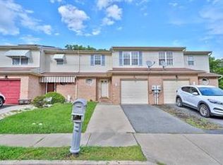 12 Heritage Ln, Easton, PA