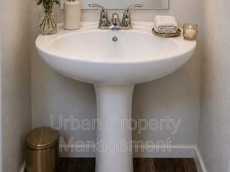652 N 130 E — Photo 10