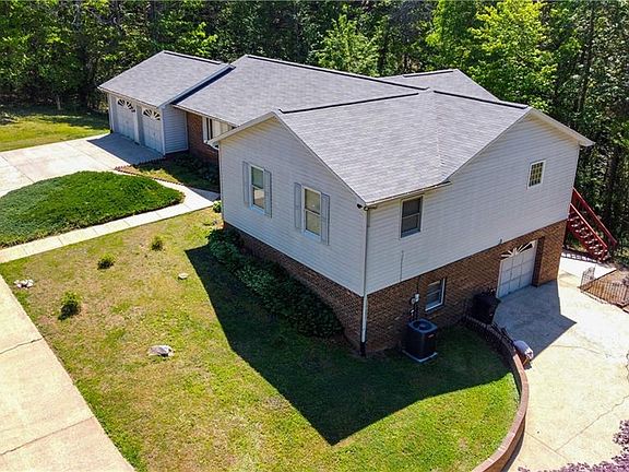 3rd image of 1495 Devaux Rd