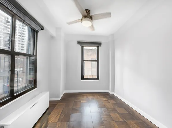 2 Tudor City Place image 11 of 13