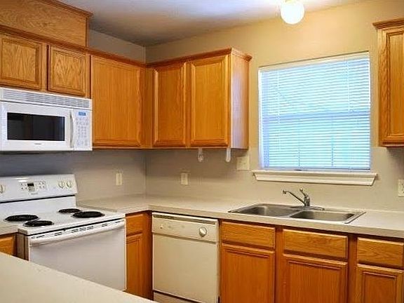 2nd image of 937 Crepe Myrtle St