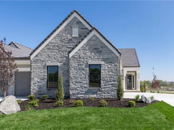 13709 Pembroke Ln, Leawood, KS 66224