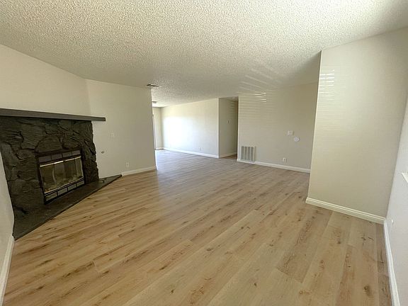 4th image of 8649 Great Circle Dr