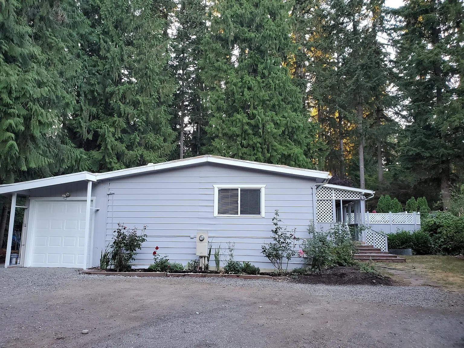 105 Ave SE — Photo 2