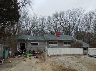 1952 3rd St, East Moline, IL 61244