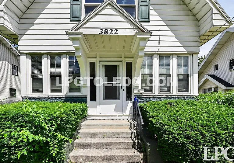 3822 Lockwood Ave — Photo 3