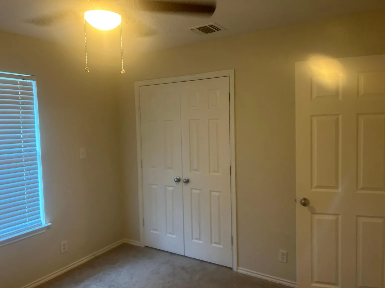 3 bed, 1790 sqft, $2,500 — Photo 2