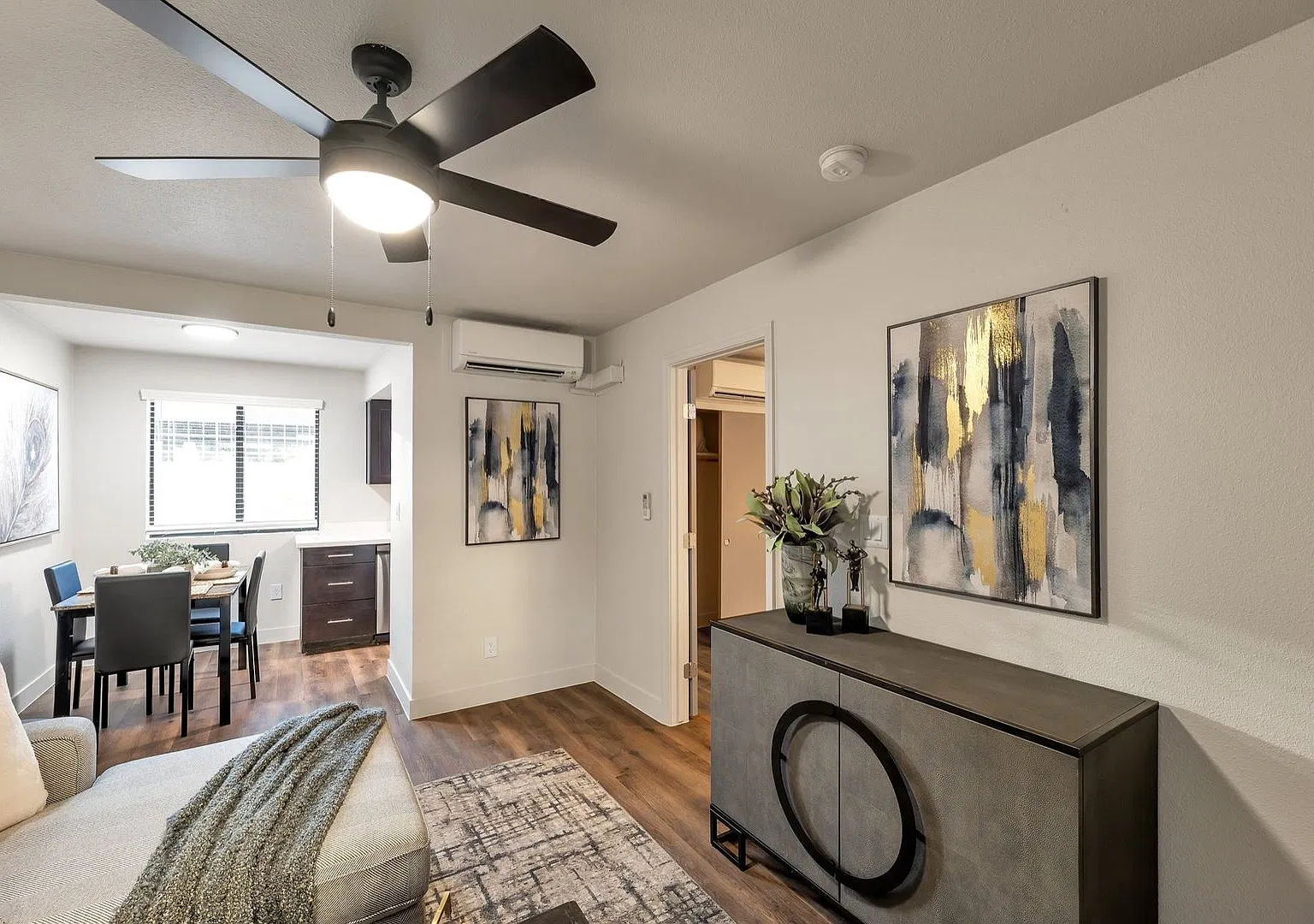 LGL Capital on Lemon - beautifully renovated apartment homes one mile from ASU. — Photo 3