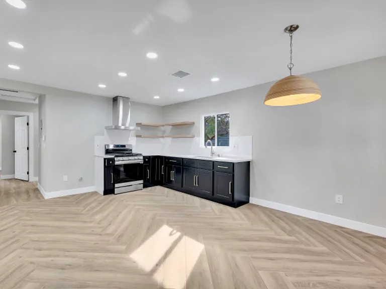 1223 N Avenue 45 — Photo 16