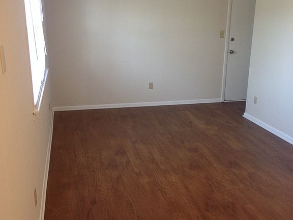 3rd image of 840 Little Bay Ave APT 8