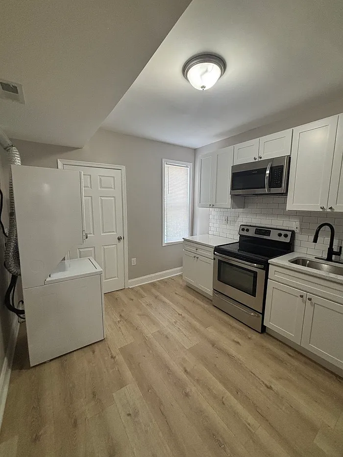 1 bed, 1.0 bath, $1,400 — Photo 2