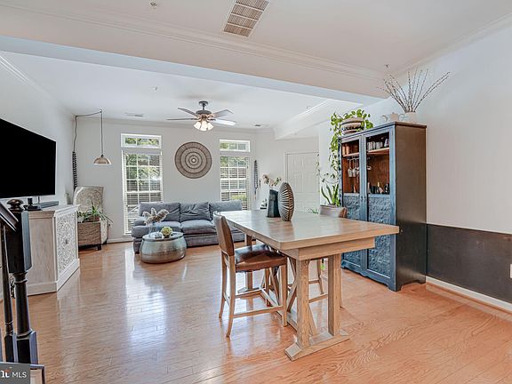 5th image of 2485 Eastbourne Dr