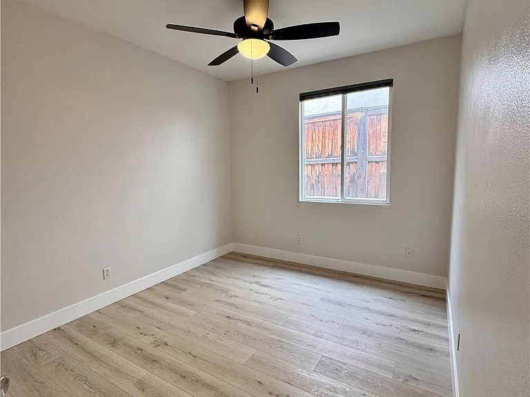 15068 Knollwood St — Photo 13